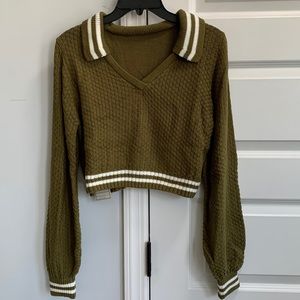 Fashionable chic varsity college cropped V-neck sweater with ballon sleeves
